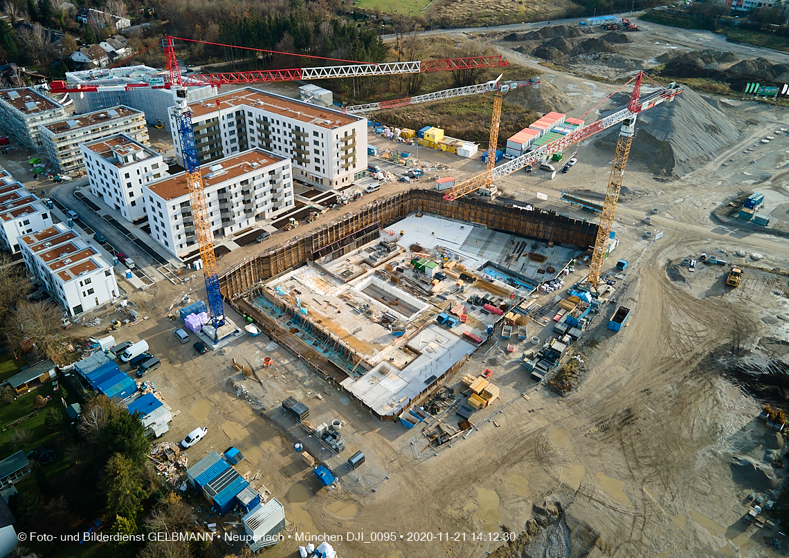 Neue Weg- und Straßenfuehrung an der Baustelle Aleixsquartier in Neuperlach